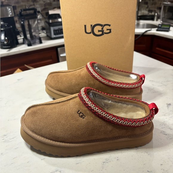 Size 4-6 Euro Sz 36-38 Brand New UGG Kids Tazz Chestnut Slippers 100% authentic - Picture 2 of 12